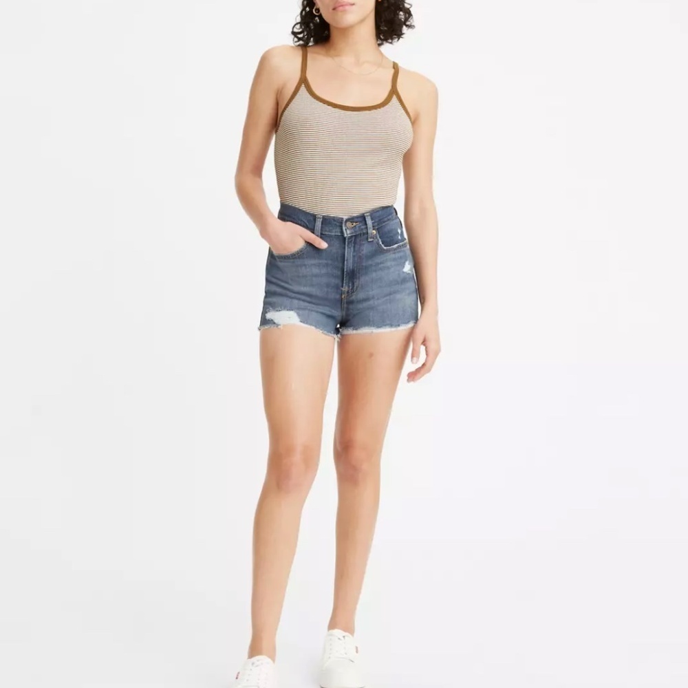 LEVI'S Women's High Rise Women's Shorts Distressed Stretchy in Dark Wash Size 32